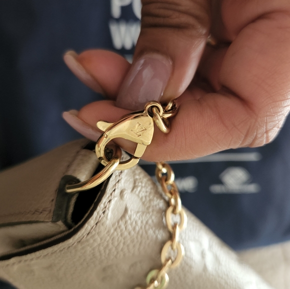 Louis Vuitton bag - Picture 12 of 13